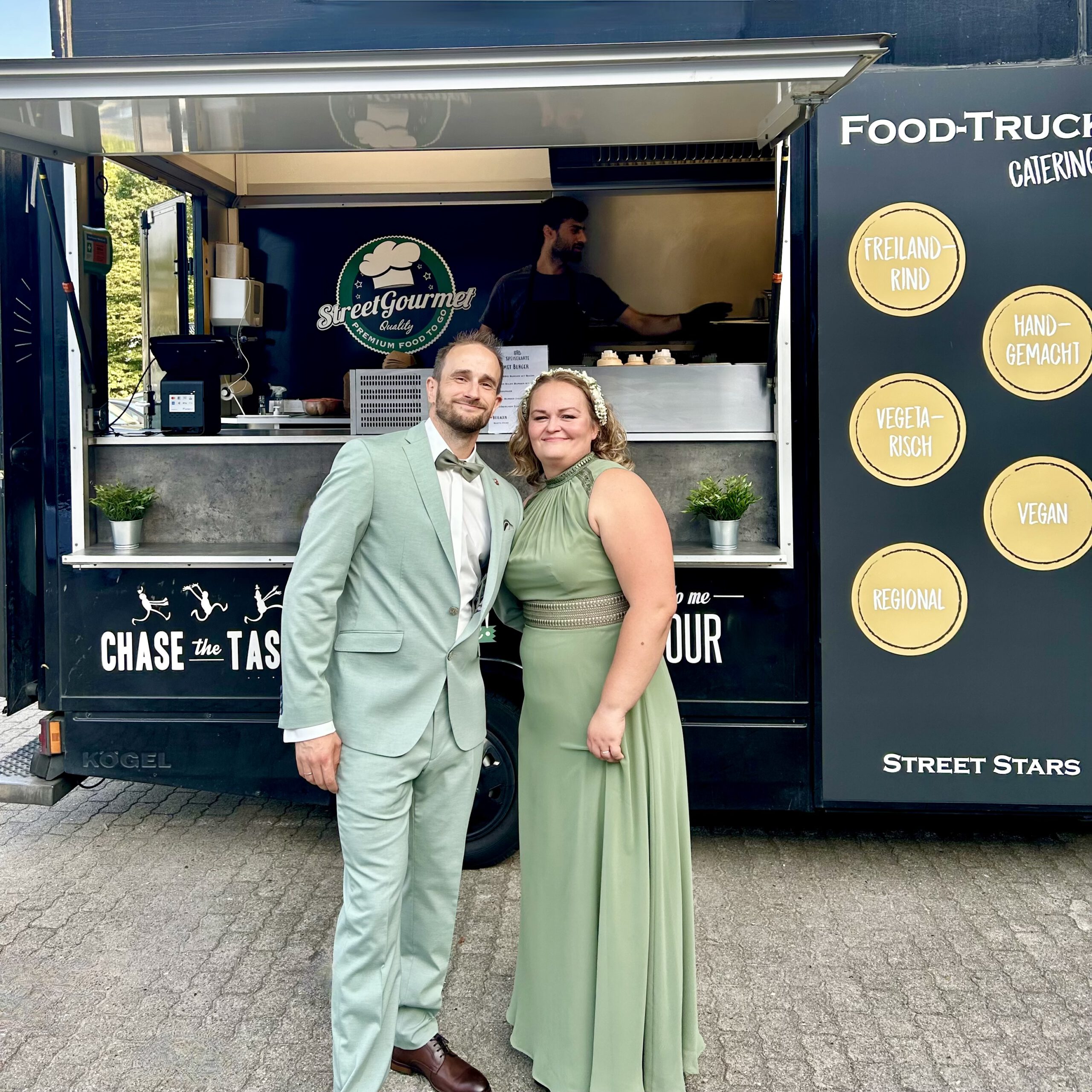 2024-09-marriage-foodtruck